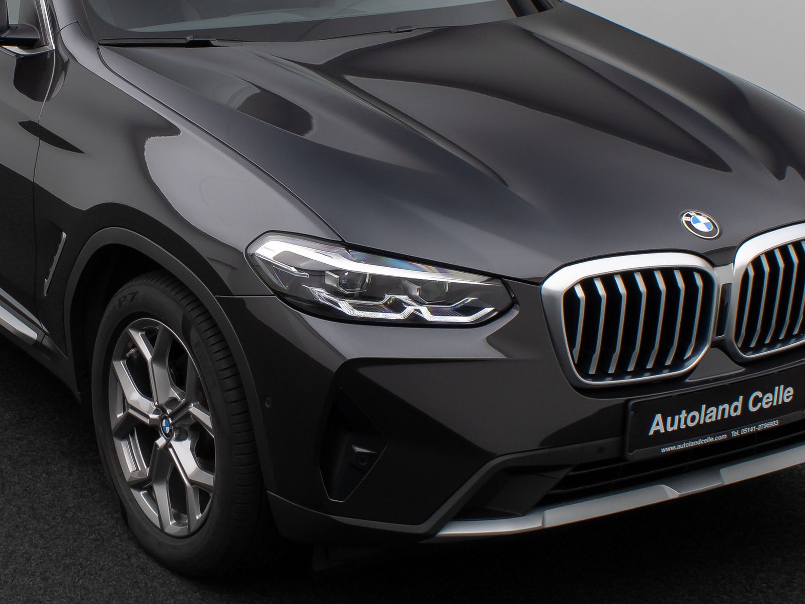 Fahrzeugabbildung BMW X3 xD20d Panor Kamera DAB HiFi Komfort Sport 19"
