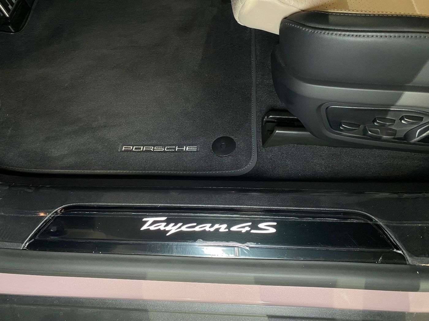Porsche Taycan 4S Sport Turismo Black Edition foto 25
