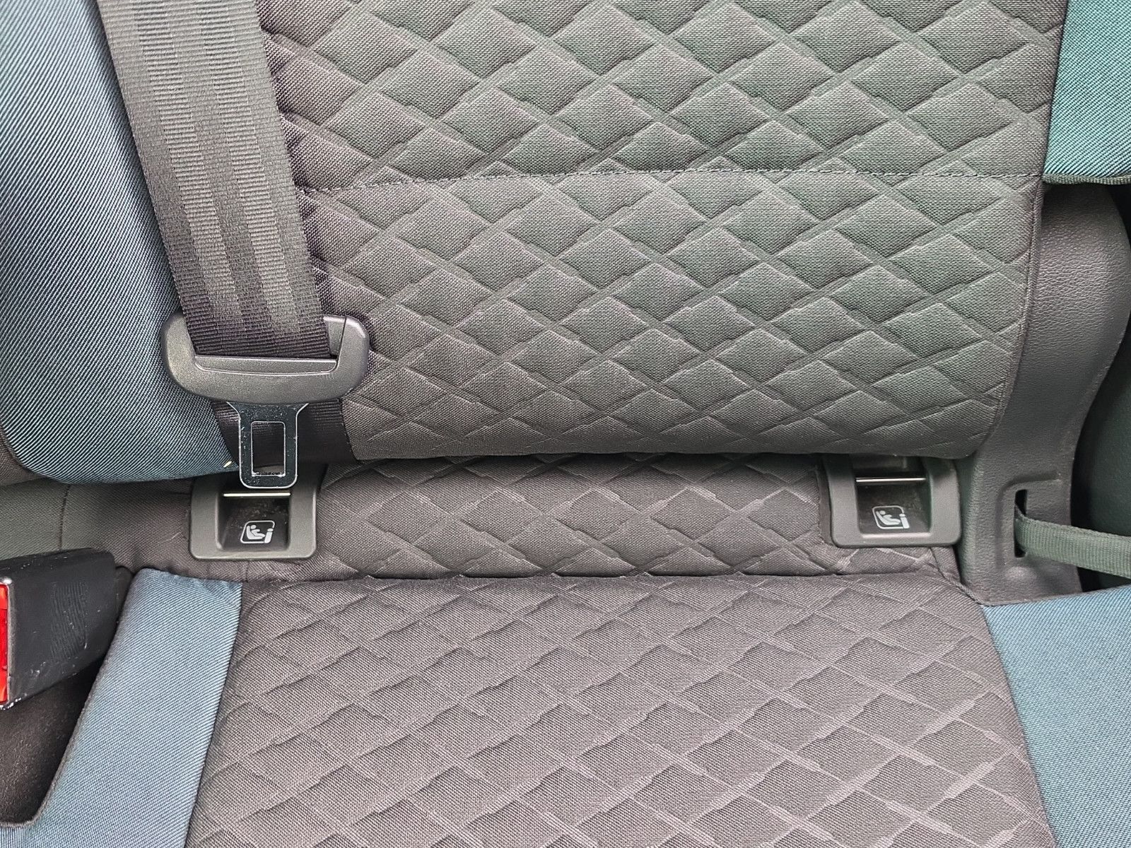 Fahrzeugabbildung Volkswagen Golf Sportsvan VII IQ.DRIVE AHK NAVI SHZ