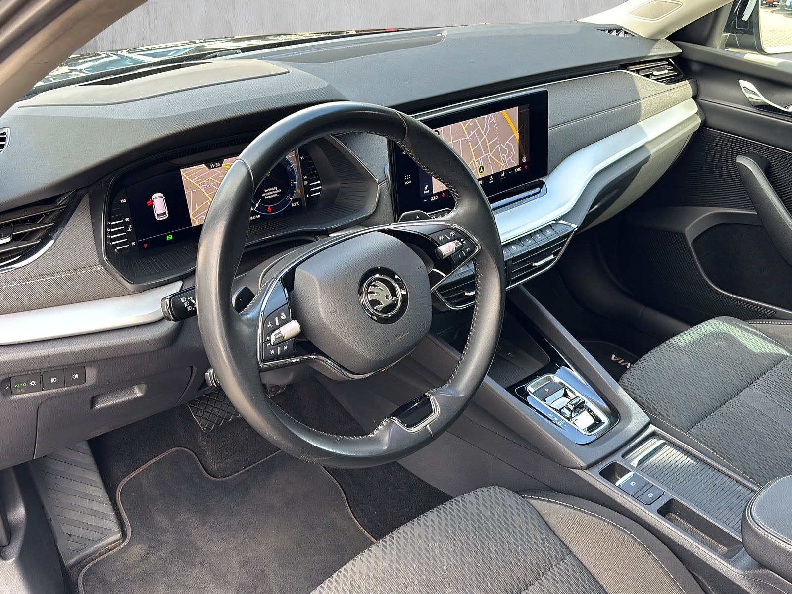 Fahrzeugabbildung SKODA Octavia 2.0 TDI HEAD UP AHK NAVI ACC PANO MEMORY