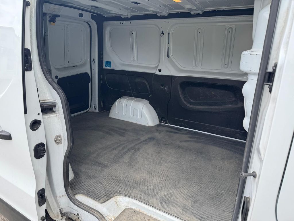RENAULT Trafic 13