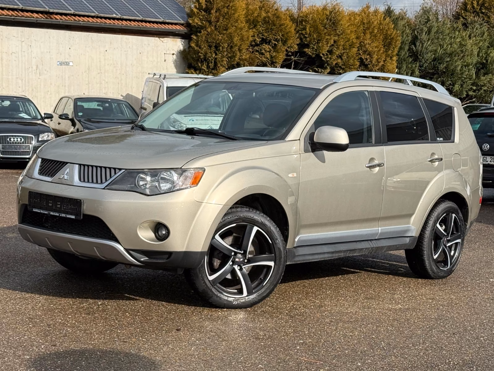 Mitsubishi Outlander 2.4-Allrad-Klima-7 Sitze-PDC-Tüv 07/28