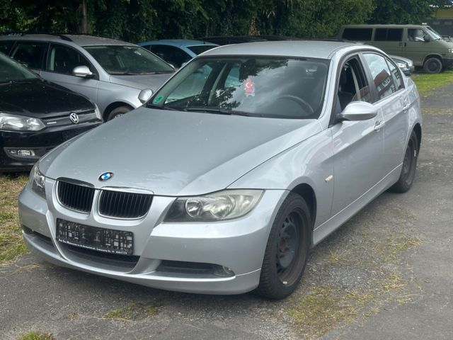 BMW 318 Baureihe 3 Lim. 318i KLIMAAUTOMATIK