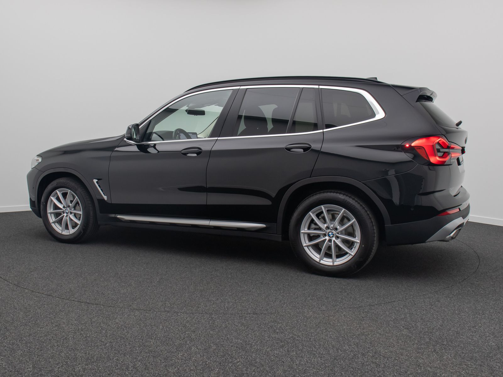 Fahrzeugabbildung BMW X3 xD30d Kamera DAB HiFi Lenkrhzg Alarm Sport