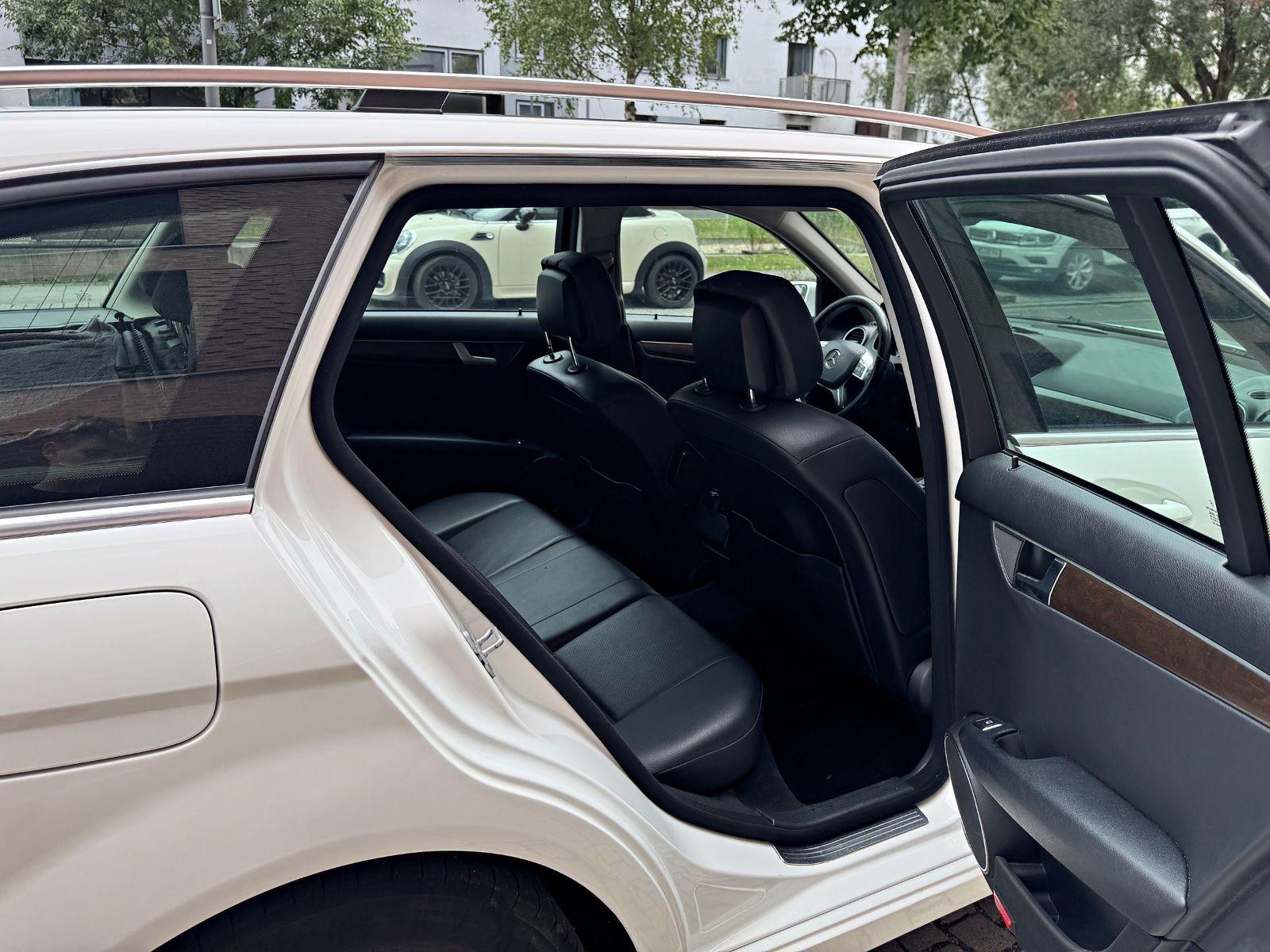 Mercedes-Benz C200 2012 — photo 10