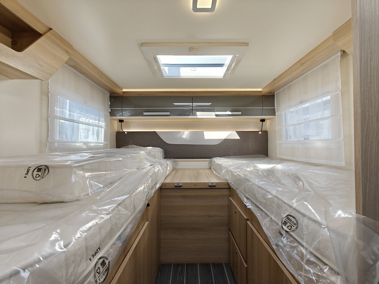 Fahrzeugabbildung NobelART T 7000