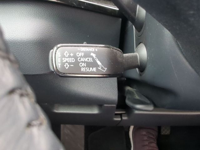 Fahrzeugabbildung SKODA Karoq 2.0 TDI DSG 4x4 Style NAV ACC WINTER PLUS