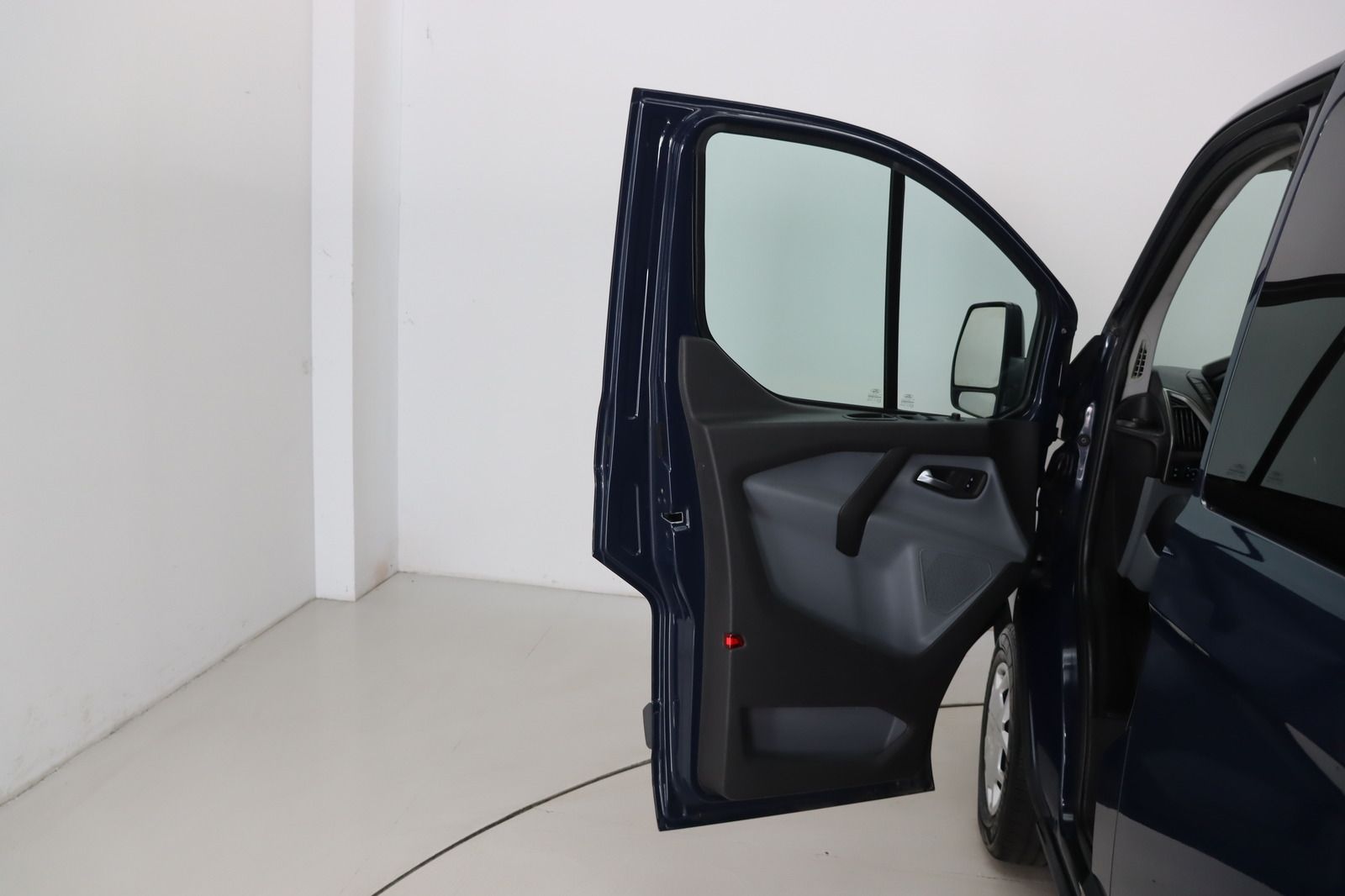 Fahrzeugabbildung Ford Transit Custom Kombi 310 L1 H1 Trend 2.0 EcoBlue