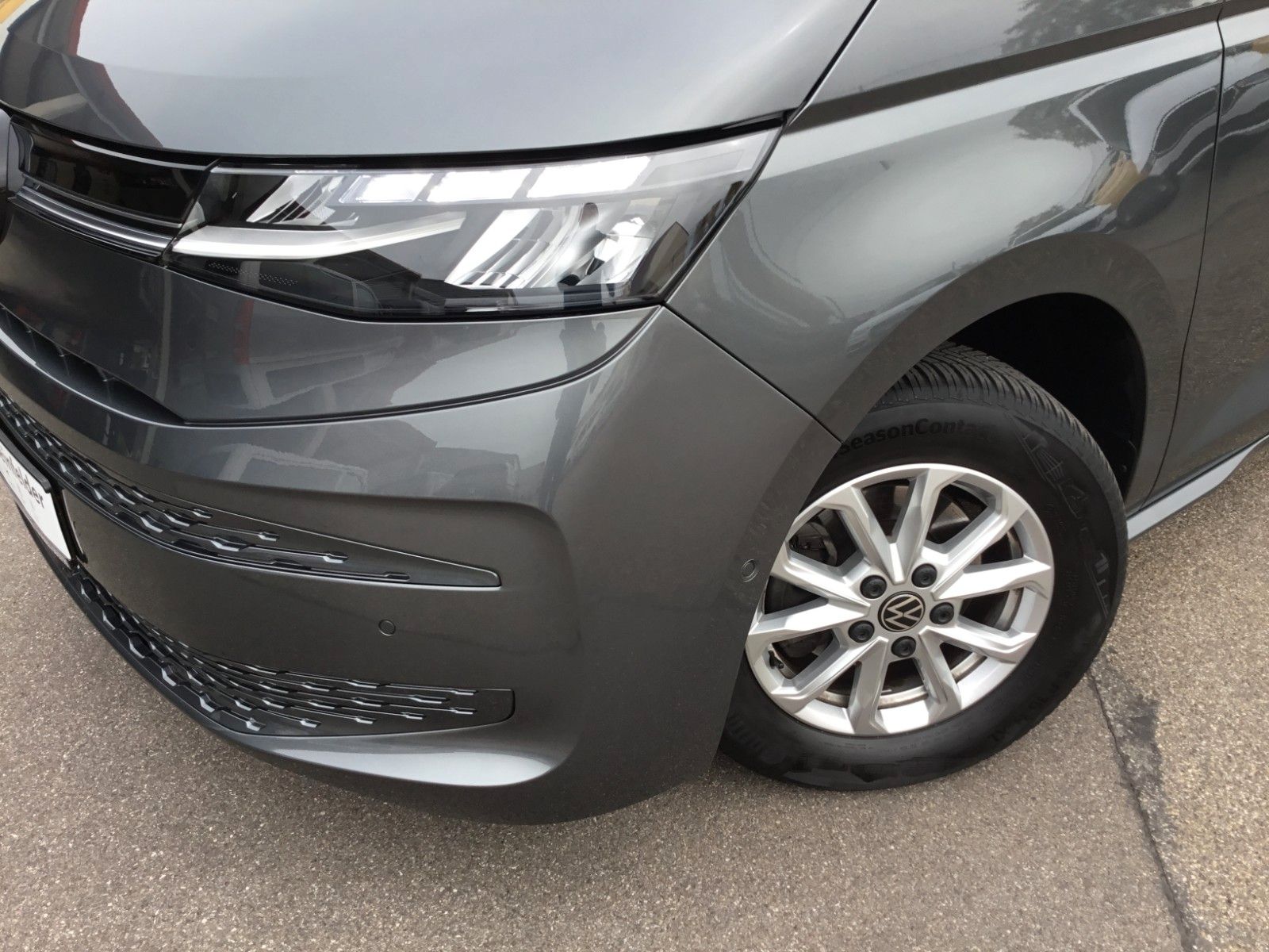 Fahrzeugabbildung Volkswagen T7 Multivan Life TDI DSG LÜ+AHK+ACC+LED+Leder