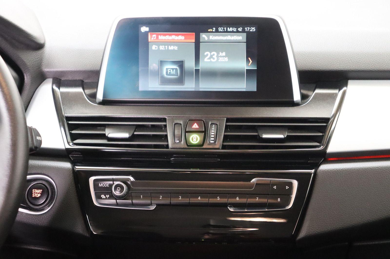 Fahrzeugabbildung BMW 225 xe i Performance Advantage Active Tourer