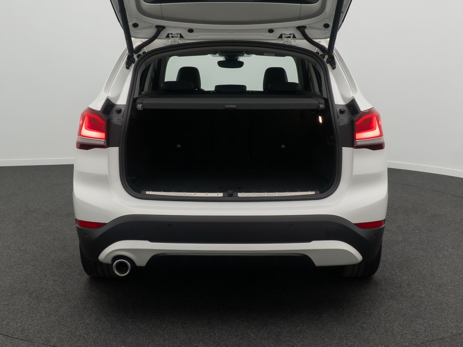Fahrzeugabbildung BMW X1 xD25e Sport Line ParkAss DAB Navi LED 18Zoll