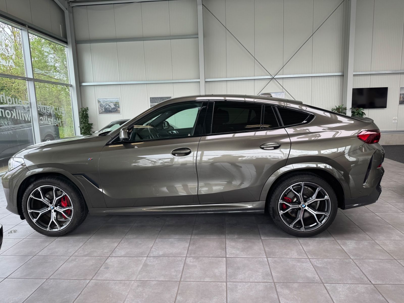 Fahrzeugabbildung BMW X6 xDrive 40 i M Sport/Carbon/Vollausstattung!