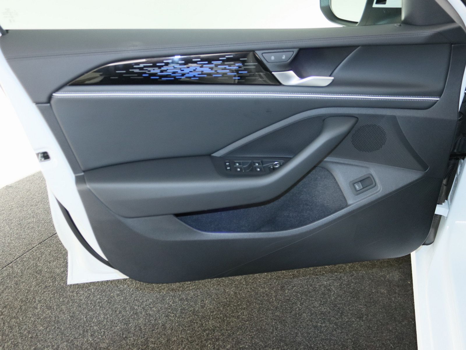 Volkswagen Passat 1.5 eTSI Business AHK 360° MATRIX-LED HUD foto 18