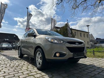 Fahrzeugabbildung Hyundai ix35 2.0 Style 2WD*Keyless*PDC*AHK*Bluetooth*