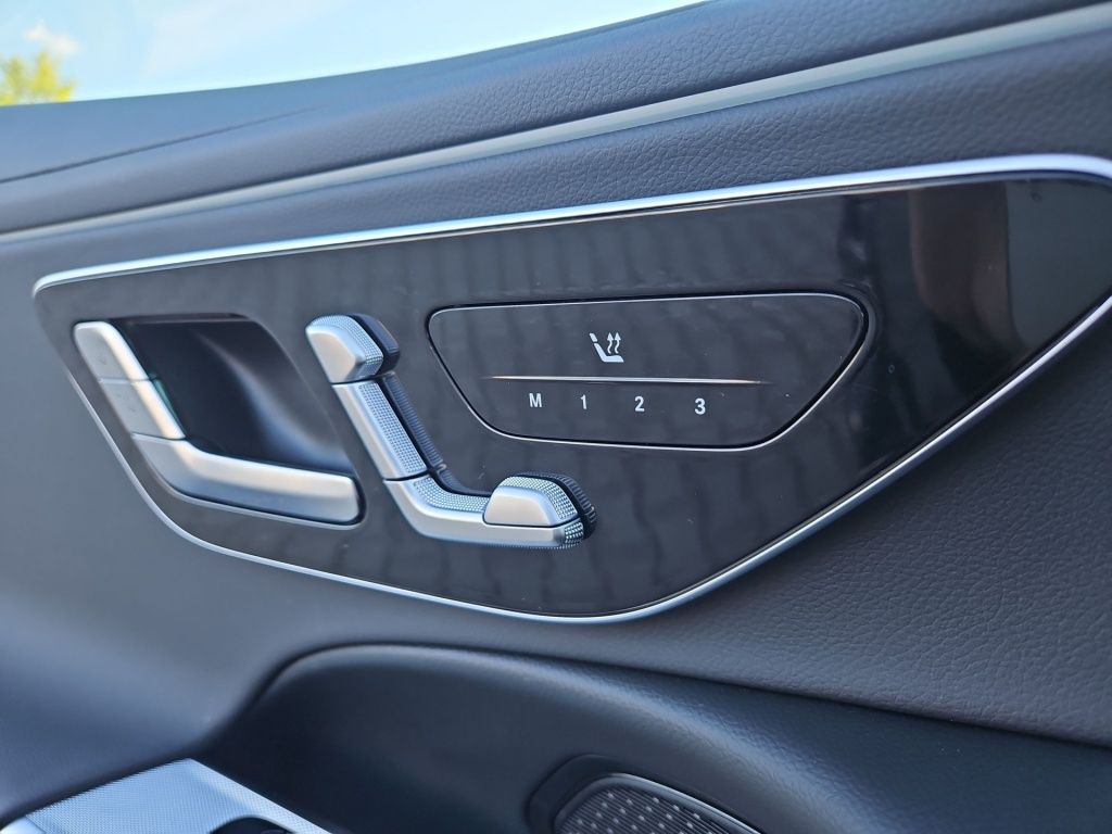 Fahrzeugabbildung Mercedes-Benz E 300 eT Avantg. Distronic+ AHK HUD Memory 360°