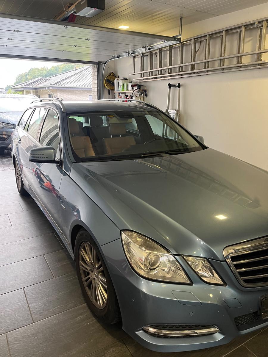 Mercedes-Benz E220 2012 — photo 7