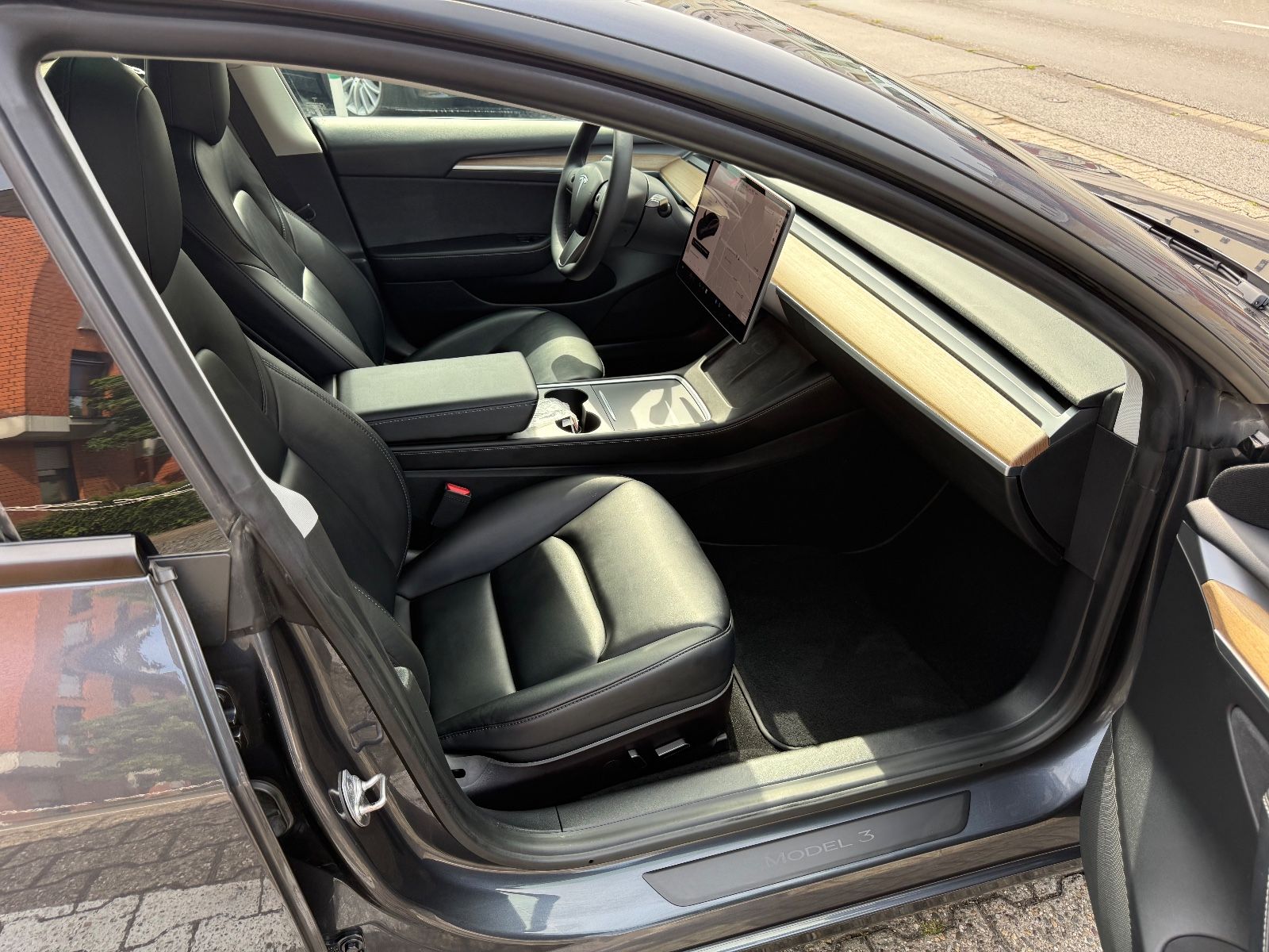 Fahrzeugabbildung Tesla Model 3 Long Range Dual AWD FACELIFT 1-HAND TOP