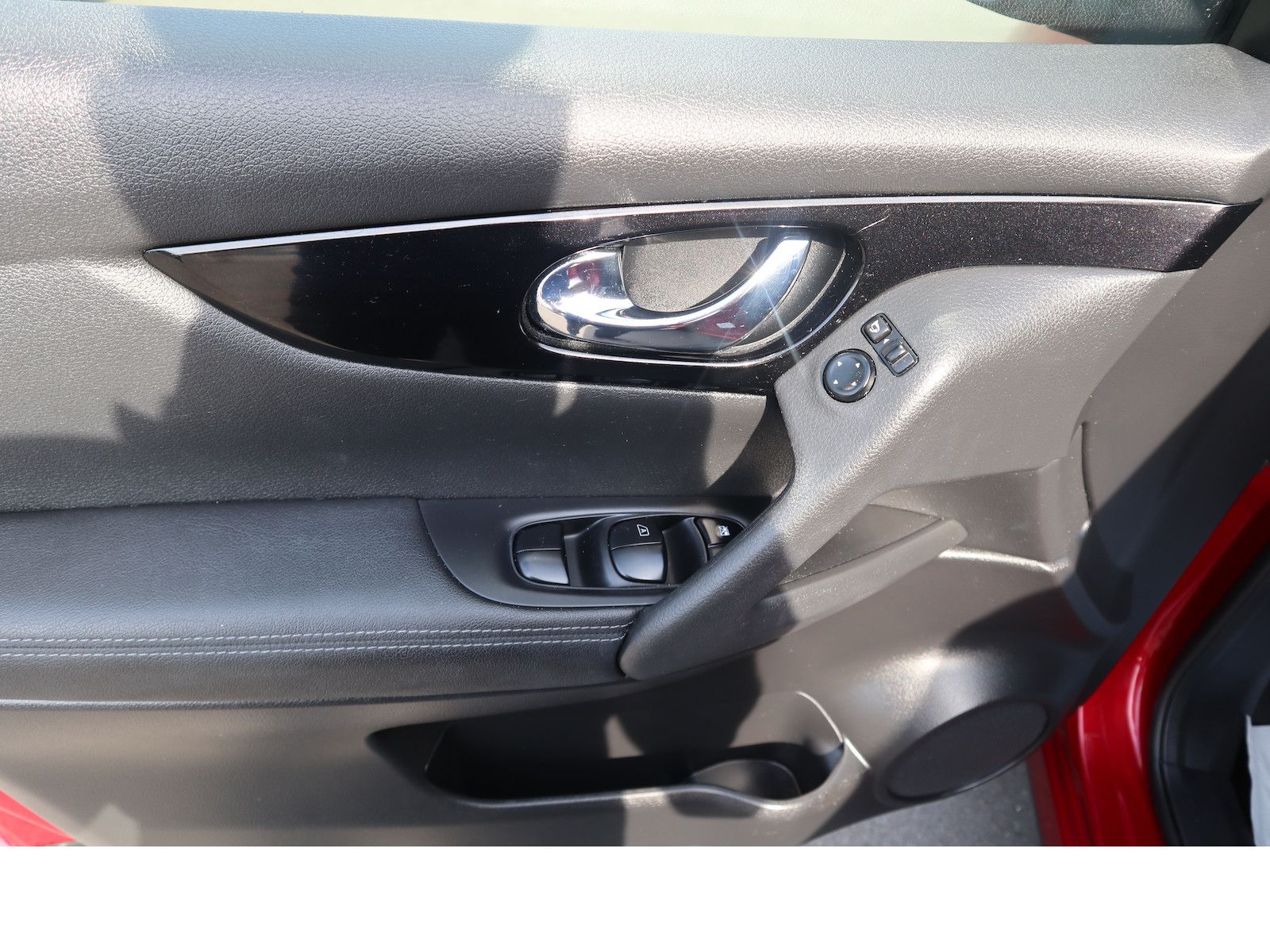Fahrzeugabbildung Nissan Qashqai Tekna Navi Leder Scheckheftgepflegt