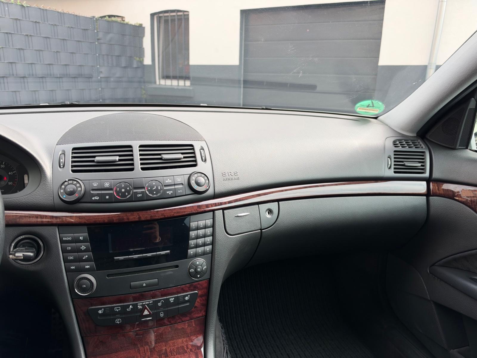 Mercedes-Benz E220 2005 — engine 2.148 cm³, 150 HP (110kW)