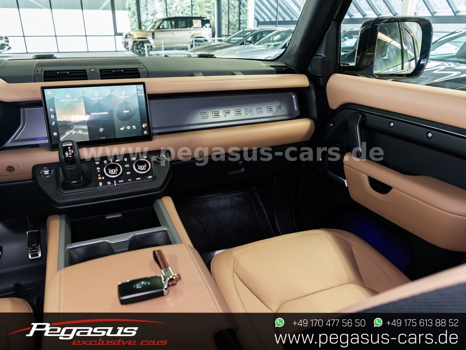 LAND ROVER Defender - 42