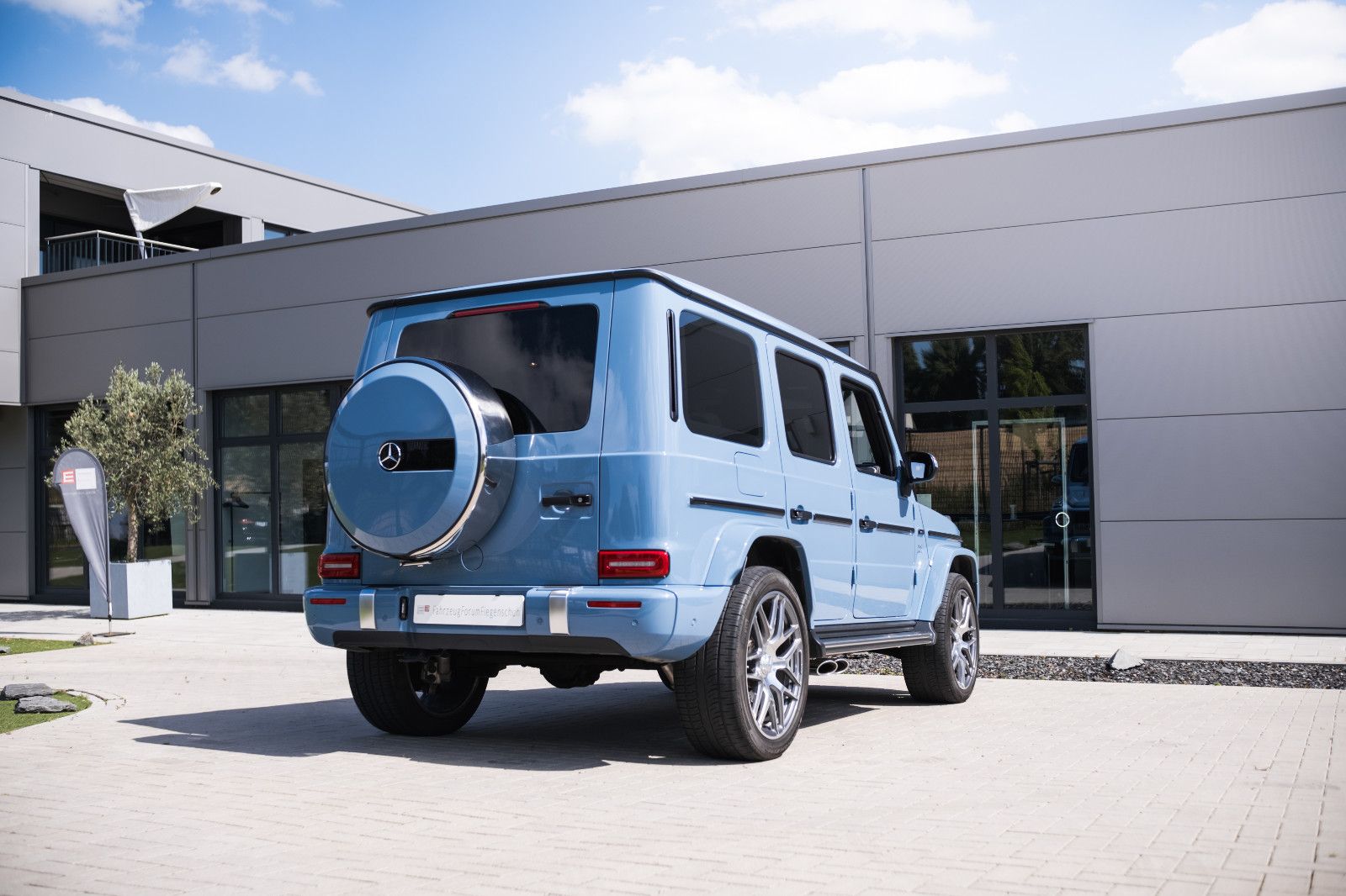 Fahrzeugabbildung Mercedes-Benz G 63 AMG Chinablau-Burmester-Park-Paket.St.H.