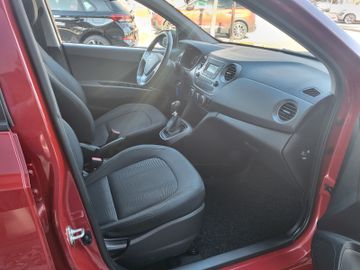 Fahrzeugabbildung Hyundai i10 1.0 YES! Klima SHZ BT Tempomat DAB