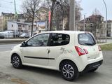 Renault Twingo Expression - Renault Twingo: Gelb