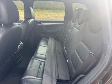 Porsche Cayenne - 12