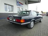 Mercedes-Benz SL 560 (R107) - blaue Mercedes-Benz SL 560