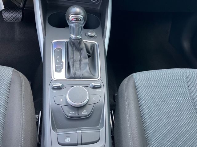 Q2 1.4 TFSI design KLIMA NAVI ALU