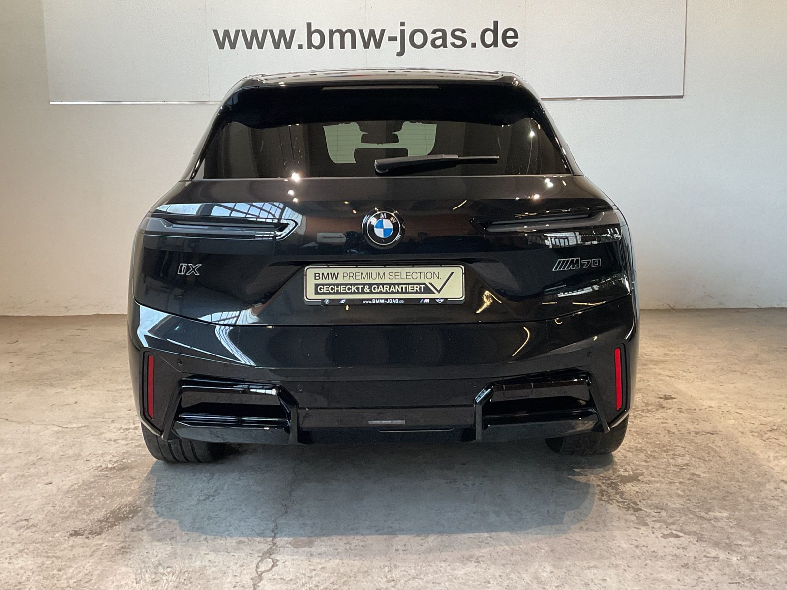 Fahrzeugabbildung BMW iX M70 |B&W |Panoramaglasdach| Sitzbelüftung vor