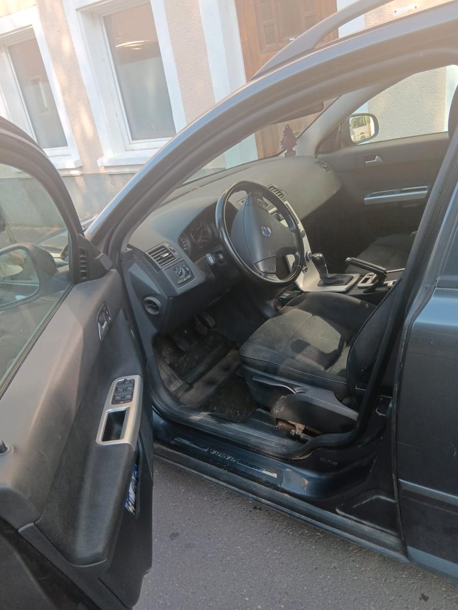 Volvo V50 2010 — photo 10