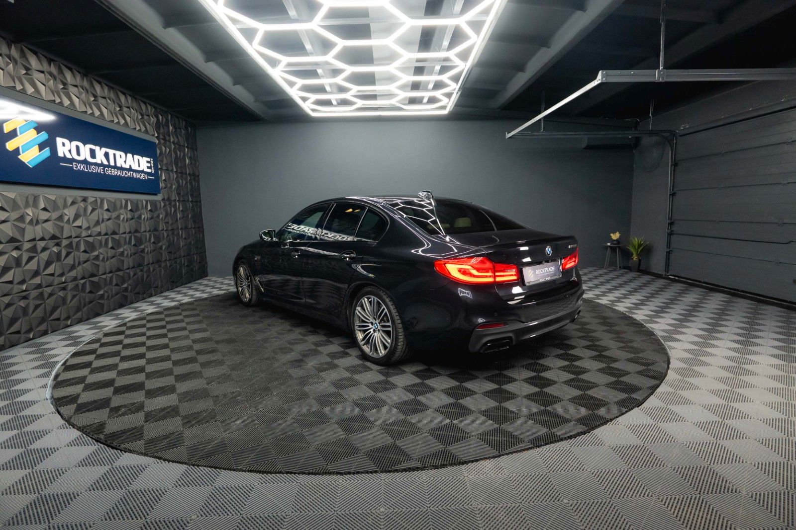 Fahrzeugabbildung BMW M550i xDrive Shadow Line | ACC | Massage | LED