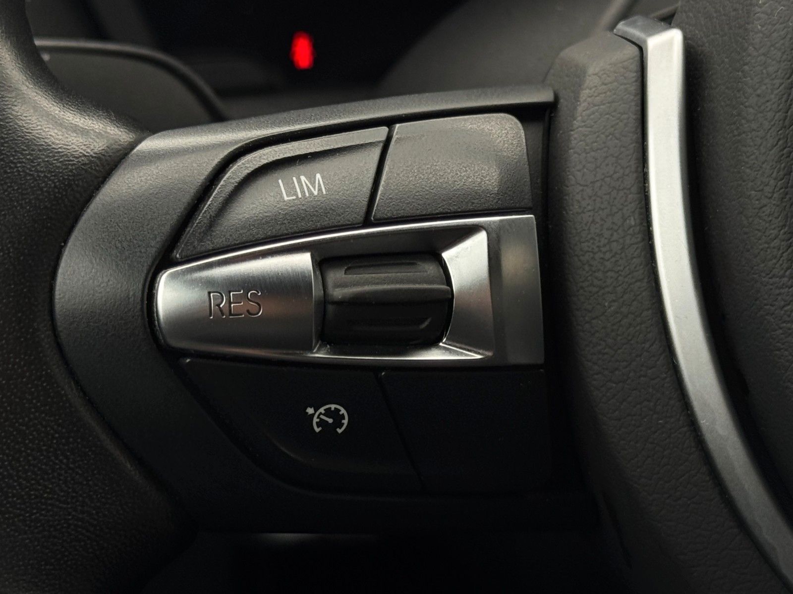 Fahrzeugabbildung BMW 120i Edition M Sport Shadow Leder Temp. SHZ PDC