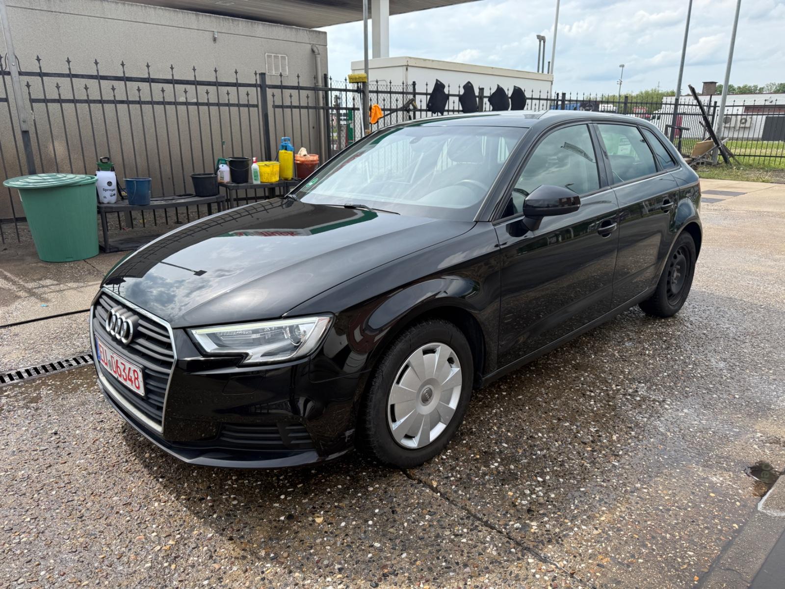 Audi A3 Sportback basis,Leder,Navi,Euro6