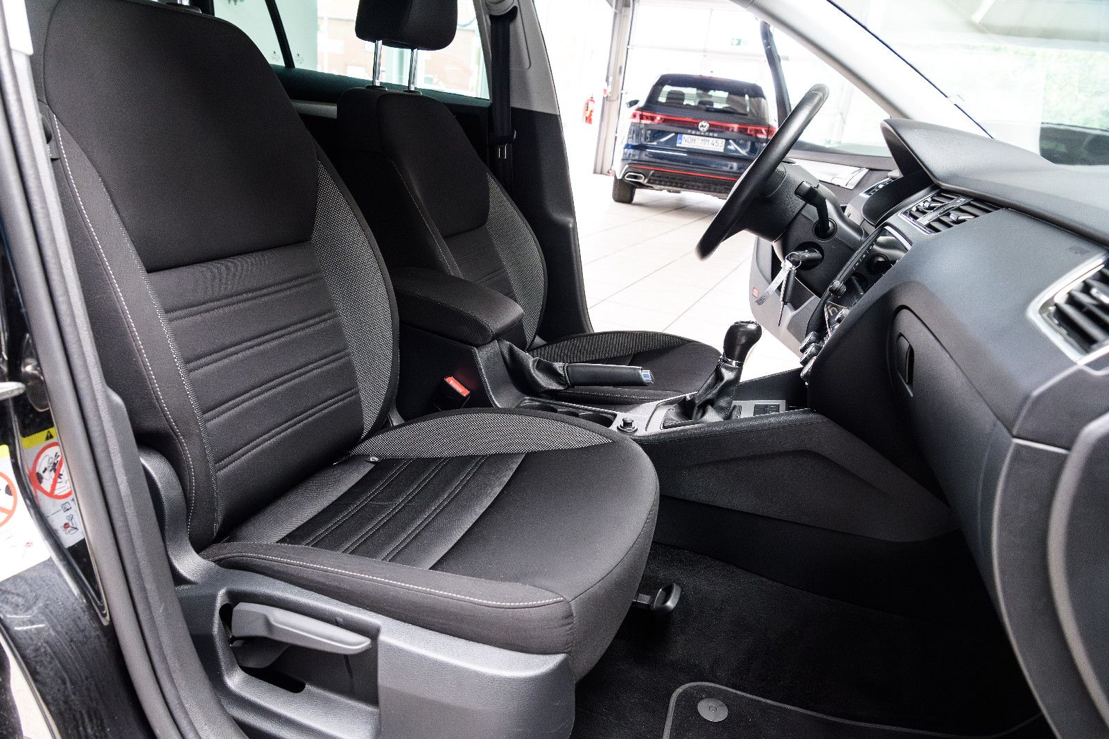 Fahrzeugabbildung SKODA Octavia Combi Tour 1.0 +NAVI+LED+el.Heckkl.+MFL