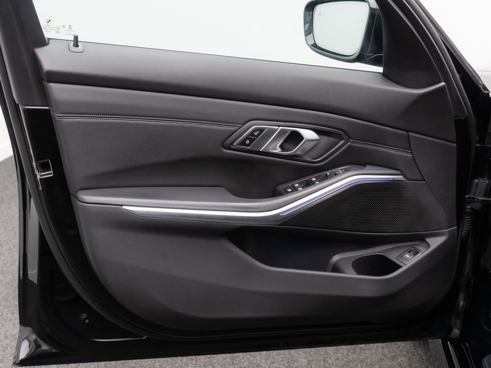 Fahrzeugabbildung BMW 320d  xD Sport Line Laser HUD DAB Komfort Alarm