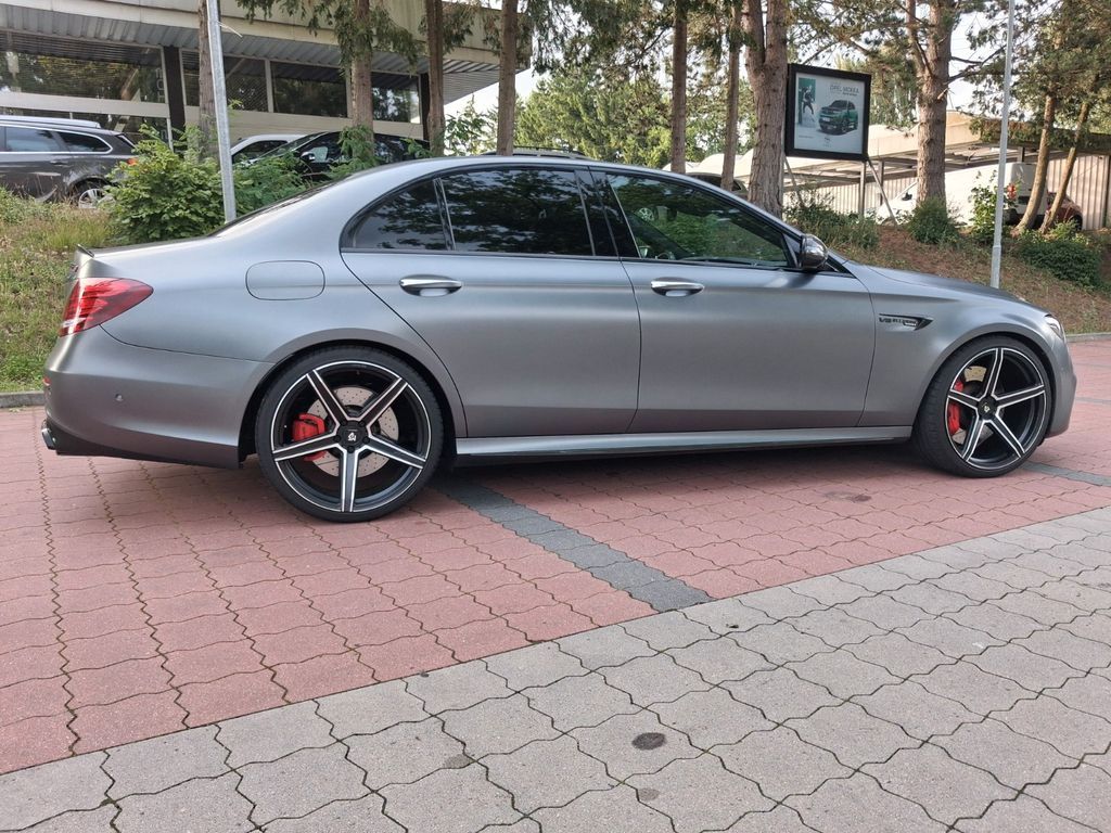 Image of Mercedes-Benz E 63 AMG