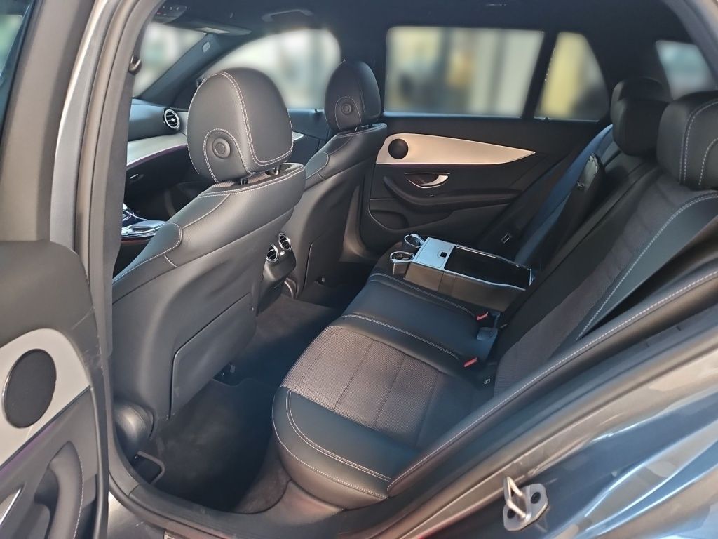 Fahrzeugabbildung Mercedes-Benz E 300 deT 4M AMG Distronic+ LED SHZ 360° Ambie.