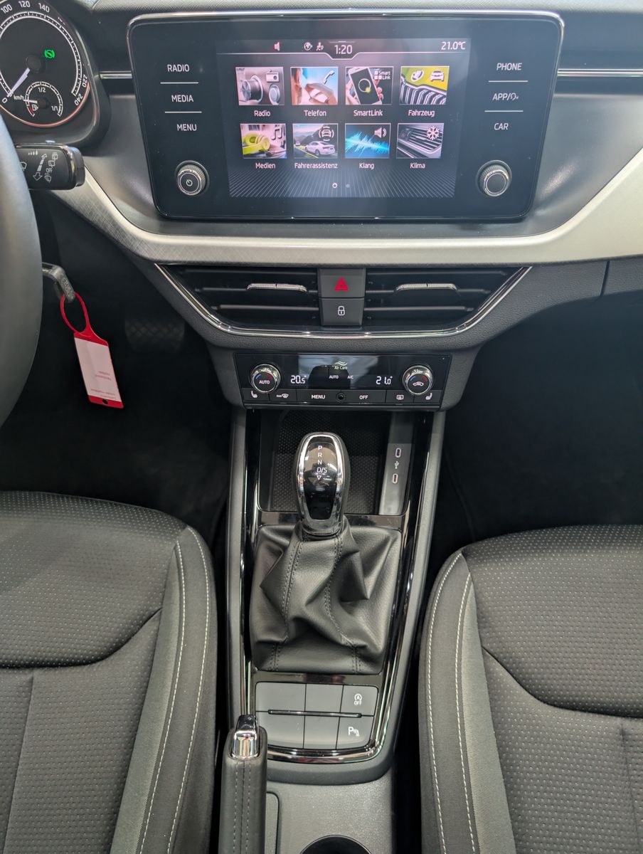 Fahrzeugabbildung SKODA Kamiq Tour 1,0TSI PANORAMA LED SHZ KAM APPLINK