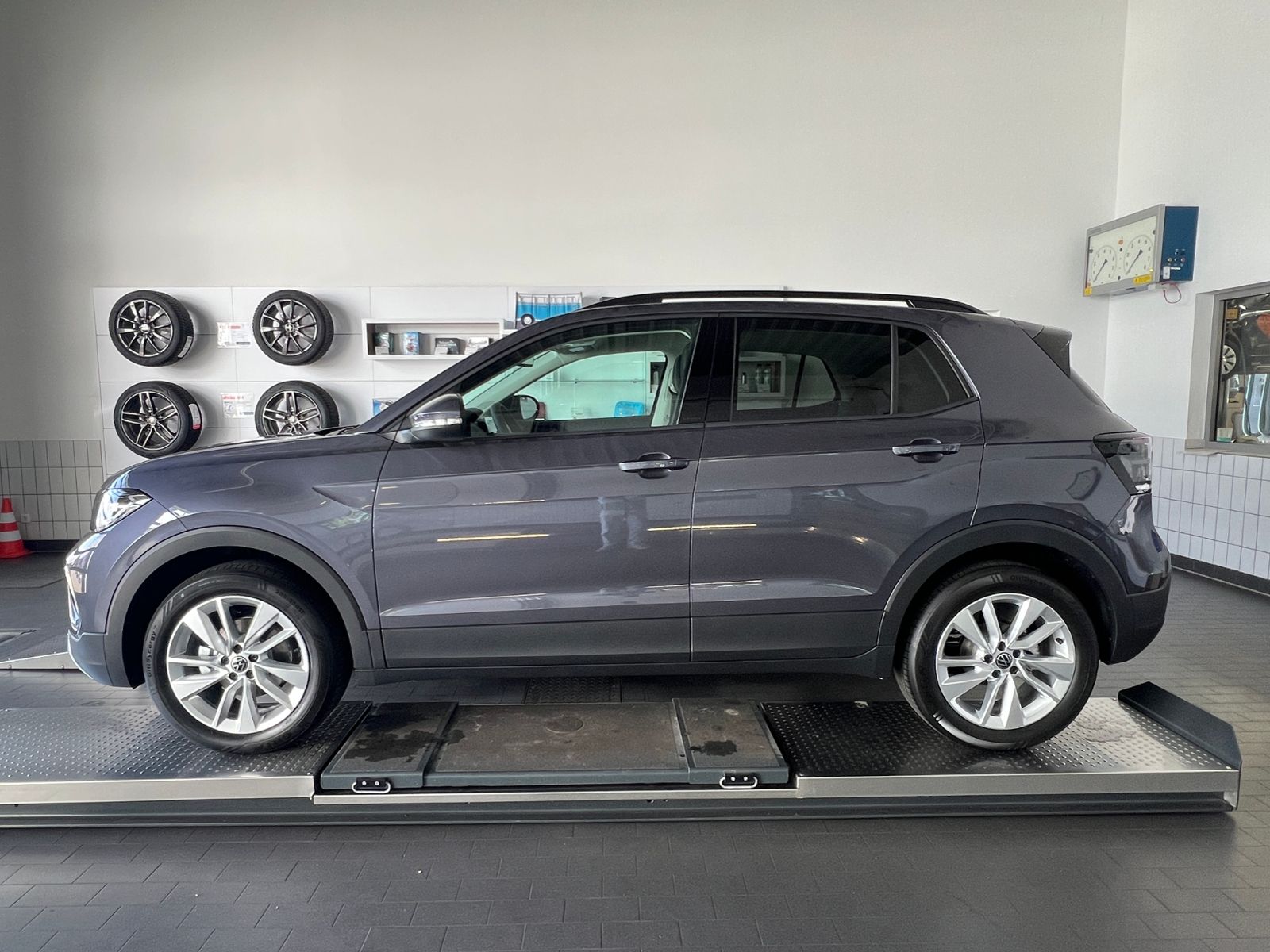 Fahrzeugabbildung Volkswagen T-Cross Life 1.0 TSI DSG *LED, App-Connect, 17"-