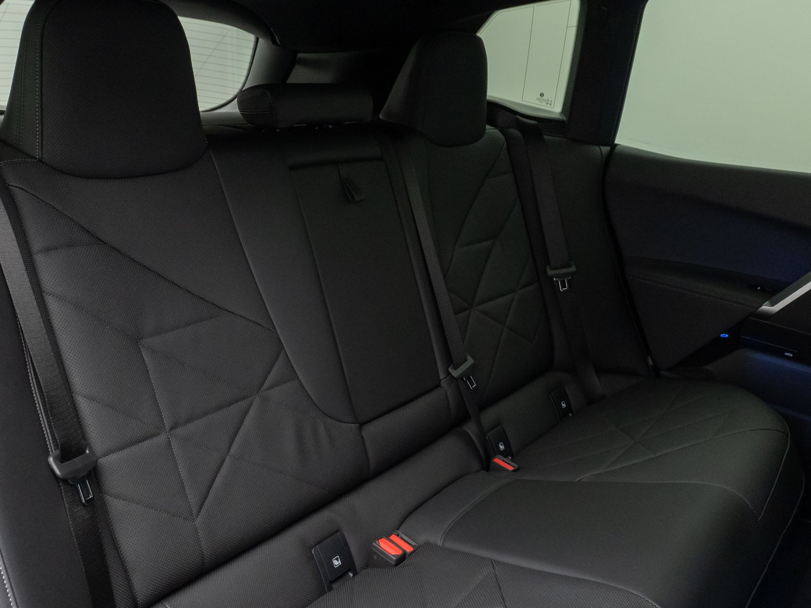 Fahrzeugabbildung BMW iX xD40 Sportpaket360°DAB H/K ACC AHK Komfort