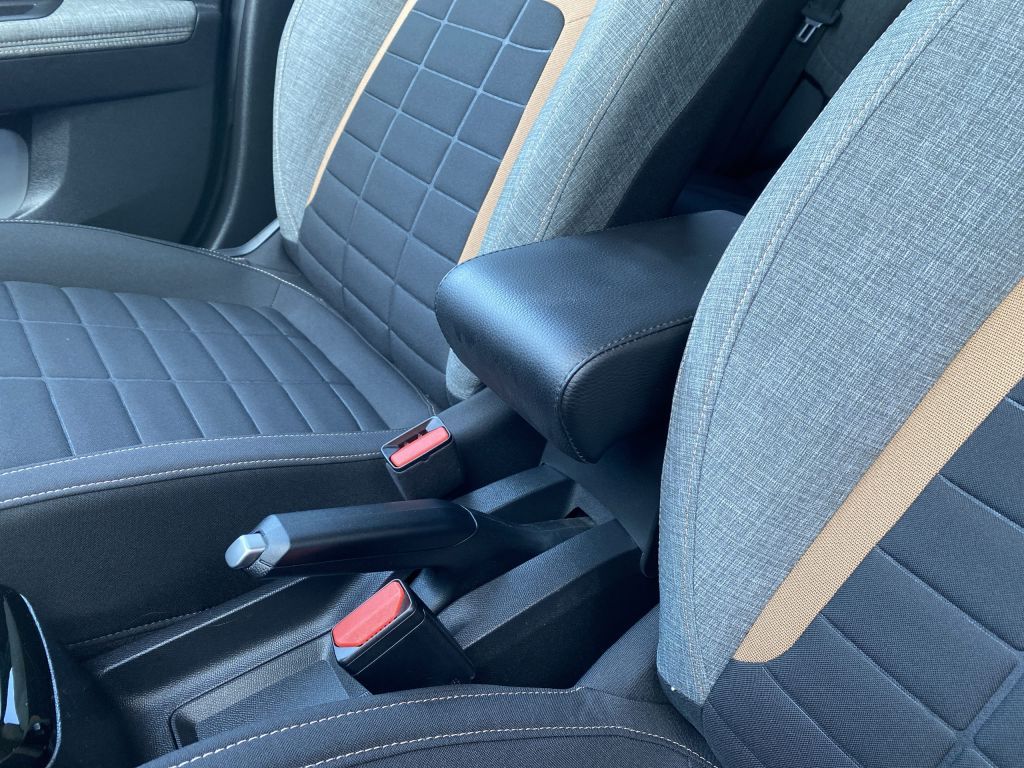 Fahrzeugabbildung Citroën C3 Aircross Turbo 100 PLUS *LED*CAM*Tempomat*