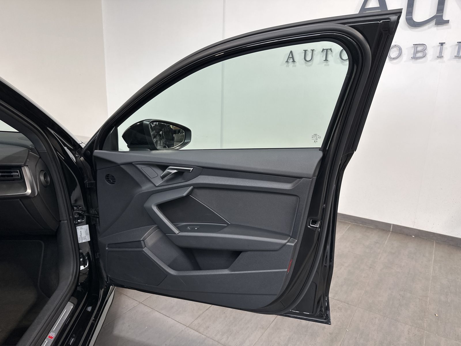 Fahrzeugabbildung Audi A3 SpB 35 TFSI S-Line Black NAV+LED+VCOCKPIT+SHZ