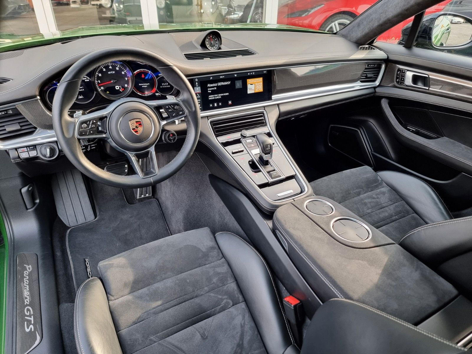 Fahrzeugabbildung Porsche Panamera Sport Turismo GTS/Mambagrün/Appr. 09/27