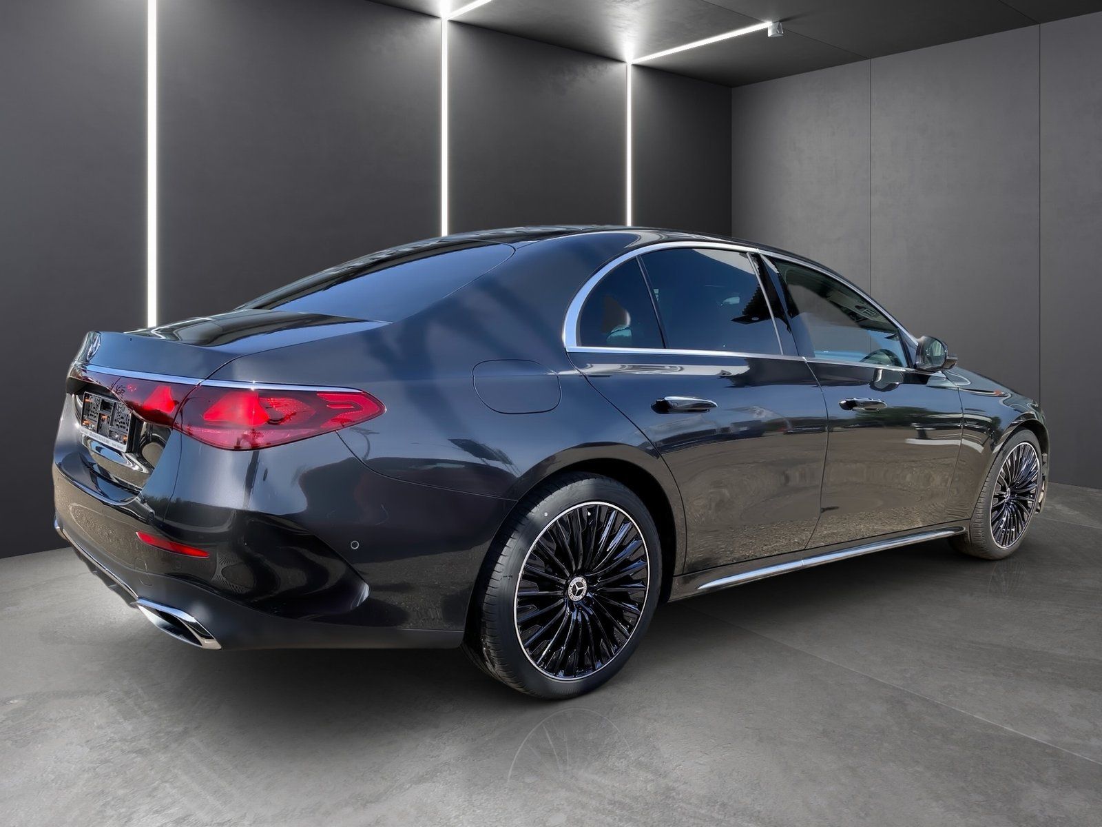 Fahrzeugabbildung Mercedes-Benz E 200 AMG Line *AHK*Totwink*360*Memory*Digital*