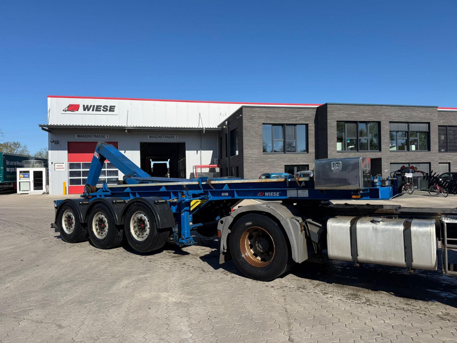 Andere Wiese 3-Achs Abrollkipper Hakenlift WAK 3-30 S