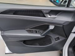 VW Tiguan 1.5 eTSI Life Pano LenkradHeiz. ACC HuD