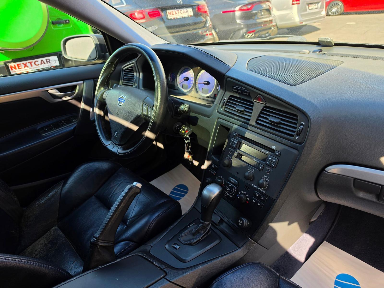 VOLVO V70 - R GEARTRONIC - CUIR - AUTO - 299 CV