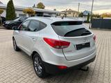 Hyundai ix35 2.0 Style 4WD Automatik/SHZ/PDC/AHK - gebrauchte Hyundai ix35 aus dem Jahr 2011